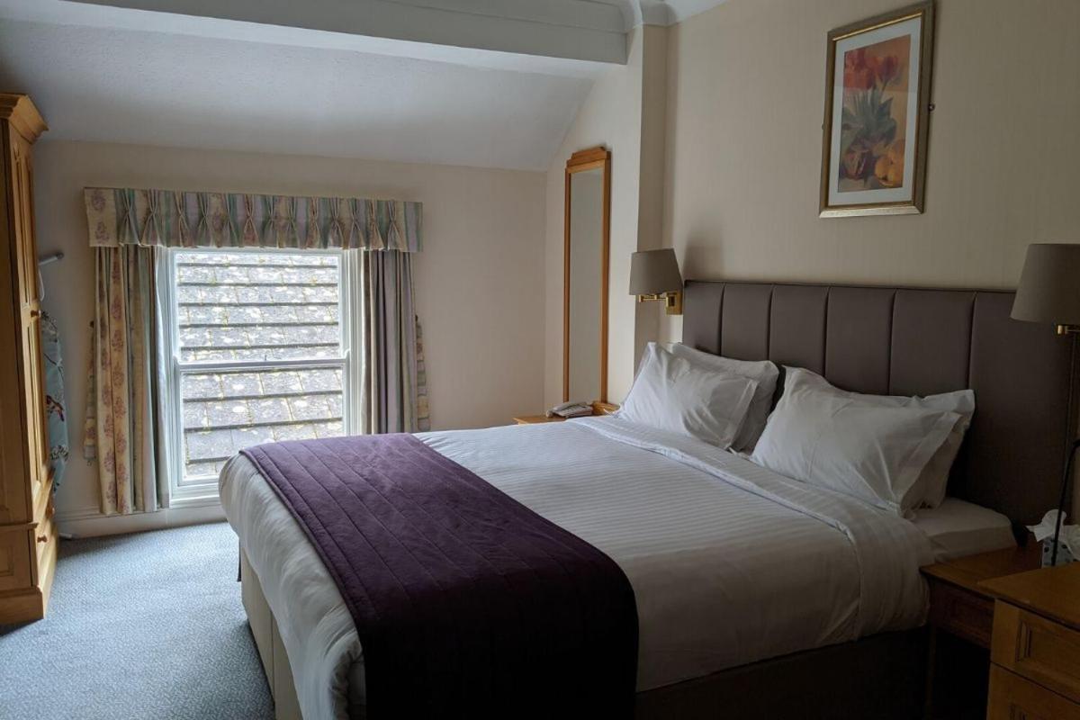 Hadlow Manor Exterior photo
